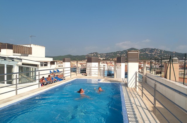 Blau Apartments
